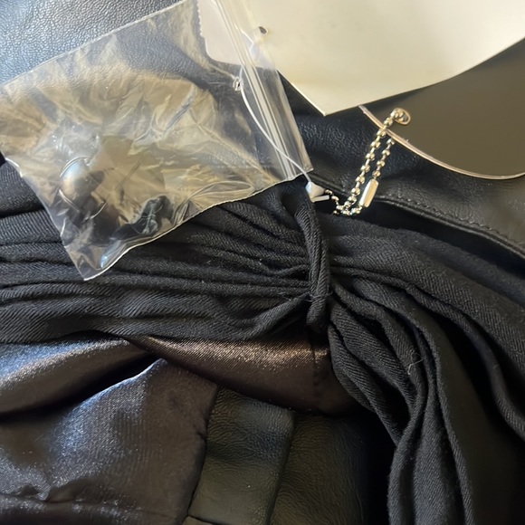 Lady Dutch leather feel jacket with attached scarf - Picture 10 of 10